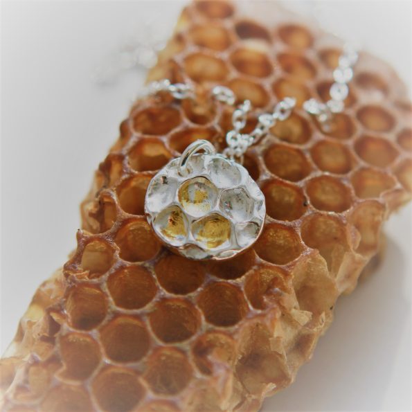 Honeycomb necklace (1)